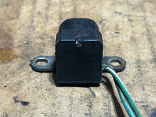 Lade das Bild in den Galerie-Viewer, 150 175 200 225 250 300 hp Yamaha 61A-85895-00-00 CRANK POSITION SENSOR two stroke 1990-2006