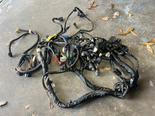 Cargar imagen en el visor de la galería, f 250 hp Yamaha engine WIRE HARNESS 6P2-82590-20-00 four stroke 2005 3.3 Liter