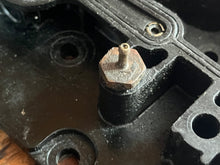 Cargar imagen en el visor de la galería, 90 115 hp Johnson Evinrude Intake Manifold STARBOARD 0436894 primer nipple 0326952 two stroke