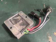 Load image into Gallery viewer, F 100 80 hp Yamaha Regulator Rectifier 67F-81960-10-00 67f-81960-00-00 four stroke 2002 outboard electrical