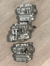 Load image into Gallery viewer, 90 hp Yamaha CARBURETOR SET 61H-30 6H1-14301-30-00 6H1-14302-30-00 6H1-14303-30-00 Two Stroke 2004-09 superseded 6H1-31