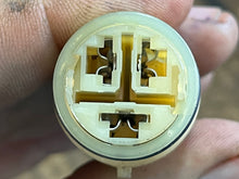 Lade das Bild in den Galerie-Viewer, DF 40 50 hp Suzuki 32120-87J00 DF 40 50 hp 32120-87J10 stator BATTERY CHARGING COIL 1999-2007 four stroke johnson evinrude