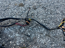 Cargar imagen en el visor de la galería, 200 225 250 hp Johnson Evinrude V6 engine harness 0586243 two stroke