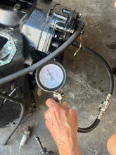 Cargar imagen en el visor de la galería, 140 hp Evinrude Johnson v4 Looper CYLINDER CRANKCASE ASSY 0432407 0437405 0438029 0438796 TWO STROKE powerhead 1989 good cold compression 145 or better on all