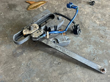 Lade das Bild in den Galerie-Viewer, f 250 hp Yamaha THROTTLE CONTROL BRACKETS 69J-44176-01-1S 69J-44117-00-1S, SWITCH 60V-8259F-00-00 SHIFT SWITCH 69J-8259F-00-00 four stroke 2005-2007 some compatibility 200 225 hp