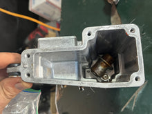Lade das Bild in den Galerie-Viewer, sold mar2026——PARTS ONLY - DF 50 40 hp Suzuki VST 15600-87J01 15600-87J11 FUEL VAPOR SEPARATOR Four Stroke 1999-2010 NO FUEL PUMP