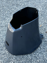 Lade das Bild in den Galerie-Viewer, 150 175 200 hp Yamaha BOTTOM COWLING APRON 68F-42741-00-4D two stroke 2.6 HPDI 2000-2011 some 175 200 hp compatibility