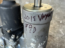 Lade das Bild in den Galerie-Viewer, vf 90 75 hp Yamaha POWER TRIM & TILT 6FP-43800-00-00 LOWER MOUNT PIN 6EK-43818-00-00 four stroke 2016-2022