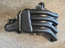 Cargar imagen en el visor de la galería, BF 135 150 hp Honda 17110-ZY6-003 INTAKE MANIFOLD assy Four Stroke 2004-up, bf 140 2007-up