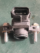 Load image into Gallery viewer, DF 150 200 250 hp Suzuki MAP PRESSURE SENSOR 18590-68H00 intake sensor FOUR STROKE