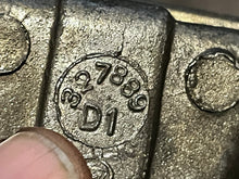 Load image into Gallery viewer, 90 hp Johnson Evinrude CARBURETOR SET two stroke 1982 v4 328811 327889 393770 393769