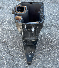 Load image into Gallery viewer, DF 140 115 100 90 hp Suzuki 11501-90J04-0EP OIL PAN 20” DRIVE SHAFT HOUSING 52111-90J12-0EP 2002-2014