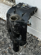 Lade das Bild in den Galerie-Viewer, DF 150 hp Suzuki SWIVEL BRACKET for 25” models 43111-96J10-0EP four stroke 2006-2016 some 175 200 hp compatibility