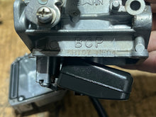 Load image into Gallery viewer, 90 75 hp Yamaha carburetor set with linkages 6H1-14301-07-00 6H1-14302-07-00 6H1-14303-07-00 Two Stroke 1992-2003