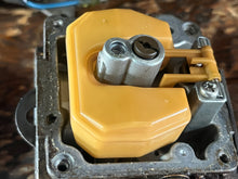 Lade das Bild in den Galerie-Viewer, 20 15 10 hp Mercury Tohatsu 853720T17 CARBURETOR Remote,SOLENOID, PLUNGER, INTAKE MANIFOLD, SILENCER four stroke