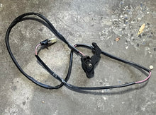 Load image into Gallery viewer, 90 70 60 hp Yamaha TRIME SENDER 6H1-83672-21-00 6H1-83672-20-00 two stroke 2004-2009 TWO-WIRE CONNECTOR