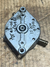 Cargar imagen en el visor de la galería, DT 90 100 150 175 200 225 hp Suzuki 15200-87D10 FUEL PUMP two stroke 1988-2000