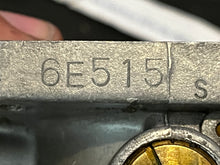 Lade das Bild in den Galerie-Viewer, 115 hp Yamaha CARBURETOR SET 6E5-14301-15-00 6E5-14302-15-00 1986-95 two stroke oem 6E515