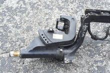 Cargar imagen en el visor de la galería, 6 5 8 hp Johnson Evinrude 0440169 STEERING BRACKET & 0336156 ARM 1992-2004 two stroke 0335892 stern bracket strd 0335891 port