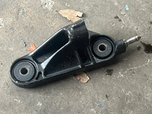 Cargar imagen en el visor de la galería, 350 hp Mercury Verado BELT TENSIONER BRACKET 88535303S 8M0097816 PIN 888517 four stroke 135 - 400 hp