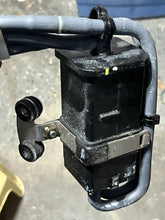 Cargar imagen en el visor de la galería, f 250 225 hp Yamaha INTAKE fuel CANISTER 6P2-24170-00-00 four stroke 2005-up some compatibility 115-350 hp