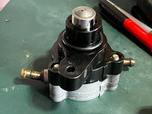 Lade das Bild in den Galerie-Viewer, sold local feb2026——F 115 100 90 80 hp Yamaha four stroke fuel pump