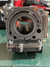 Cargar imagen en el visor de la galería, 115 hp Johnson Evinrude 0439208 436798 CARBURETOR BODY, 334961 BOWL, #74D JET two stroke