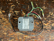 Lade das Bild in den Galerie-Viewer, 90 75 HP Yamaha voltage RECTIFIER & REGULATOR 6H0-81960-00-00 Two Stroke 3 cylinder 1992-2000