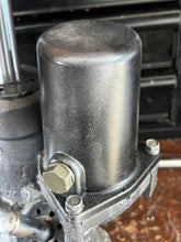 Lade das Bild in den Galerie-Viewer, PARTS f 150 hp Yamaha PTT POWER TRIM UNIT 63P-43800-13-00 four stroke NEEDS NEW MOTOR