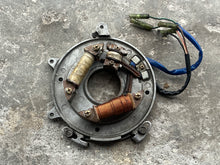 Lade das Bild in den Galerie-Viewer, 40 HP Yamaha 6A0-85560-A2-00 Base ASSEMBLY coil TWO STROKE 1990-1997
