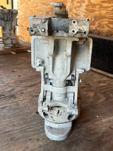 Cargar imagen en el visor de la galería, 90 115 hp Johnson 20” MIDSECTION SWIVEL 0434691 STEERING ARM 0433282 EXHAUST HOUSING pl 0340824 0343612 two stroke 1999-2005