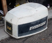 Cargar imagen en el visor de la galería, 140 115 90 hp Evinrude VRO Johnson 281742 0281742 ENGINE COVER Two Stroke
