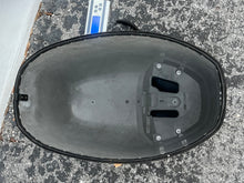 Load image into Gallery viewer, 50 40 hp Yamaha top cowl 64J-42610-00-4D engine cover four stroke 62Y-42610-20-4D 62Y-42610-00-4D 94 - 01 t & f outboards