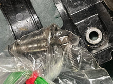 Cargar imagen en el visor de la galería, 70 60 hp Tohatsu STARTER BRACKET 3F3051010 two stroke 2002