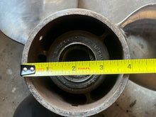 Cargar imagen en el visor de la galería, Michigan Wheel prop RAPTURE PROPELLER 13 1/4 x 17 Pitch RH Standard STAINLESS off of 115 Yamaha - for Two & Four Stroke 3 and 4 Cylinder