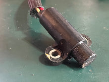 Cargar imagen en el visor de la galería, 200 225 250 300 hp Mercury Verado 8M0082988 5563511 crank positioning SENSOR four stroke