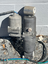Load image into Gallery viewer, DF 70 60 90 100 115 140 HP Suzuki 38100-90J01 PTT trim pump four stroke TESTED 2002
