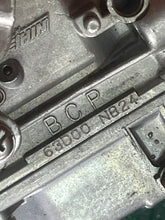 Lade das Bild in den Galerie-Viewer, sold aug2025———PARTS - 40 hp Yamaha 63D-14302-00-00 63D-00 CARBURETOR 2 middle 1995-2003 two stroke