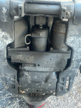 Lade das Bild in den Galerie-Viewer, 200 175 150 hp Yamaha CLAMP BRACKETS 6G5-43111-02-8D 6G5-43112-02-4D, SWIVEL BRACKET 6G5-43311-00-8D, 25” STEERING BRACKET ARM 6E5-42510-25-8D, 25” UPPER CASING 6E5-45111-23-8D, Two-wire PTT 6G5-43800-06-4D two stroke compatible most 1999-2012