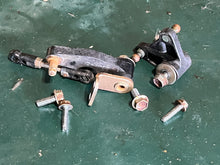 Cargar imagen en el visor de la galería, DF 115 hp Suzuki intake THROTTLE LEVER NO.1 19121-90J00, THROTTLE ROD 13510-90J00, LEVER NO.2 19140-92J00, HOLDER LEVER 19115-90J00, four stroke 2013 2001-2021 some 90 100 140 hp