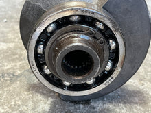 Cargar imagen en el visor de la galería, 150 - 200 hp Yamaha CRANKSHAFT 6G5-11411-00-00 two stroke 1984-2000 some 220 225 hp