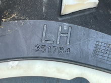 Cargar imagen en el visor de la galería, 150 hp Evinrude E-tec 351784 Port 5008263 starboard 351785 5008264 LOWER SIDE COVERS two stroke 2007