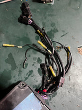 Load image into Gallery viewer, 250 225 hp Yamaha OX66 CDI CONTROL UNIT 65L-02 65L-85540-02-00 two stroke f8t33771 2001-2003