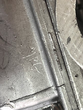 Lade das Bild in den Galerie-Viewer, sold aug2025———PARTS - 40 hp Yamaha 63D-14302-00-00 63D-00 CARBURETOR 2 middle 1995-2003 two stroke