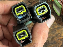 Load image into Gallery viewer, 300 250 225 200 hp Yamaha HPDI STATOR 60V-81410-01-00 60V-81410-02-00 three connector Two Stroke 2000-2004 2005-2009 outboard