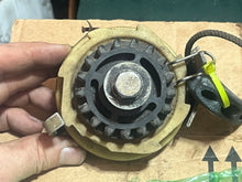 Cargar imagen en el visor de la galería, 9.9 15 hp Johnson Evinrude 0389951 REWIND STARTER ASSEMBLY recoil 389951 Two Stroke