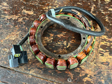 Load image into Gallery viewer, 300 250 225 200 hp Yamaha HPDI STATOR 60V-81410-01-00 60V-81410-02-00 three connector Two Stroke 2000-2004 2005-2009 outboard