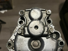 Load image into Gallery viewer, 2 left for dealer pickup jan2026——90 hp Yamaha CYLINDER HEAD 1 6H1-11111-01-94 COVER 688-11191-00-9M two stroke 1984-2001 some compatibility 75 80 hp