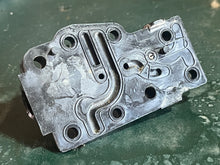 Load image into Gallery viewer, 6 5 hp Evinrude 5000487 CARBURETOR COVER 1998-2000 FOUR STROKE