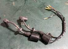 Cargar imagen en el visor de la galería, DT 150 175 200 HP Suzuki F6T530 Ignition Coils 6” cord intertwined TWO STROKE 1987-99 black boot